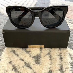 Elizabeth and James round black sunglasses